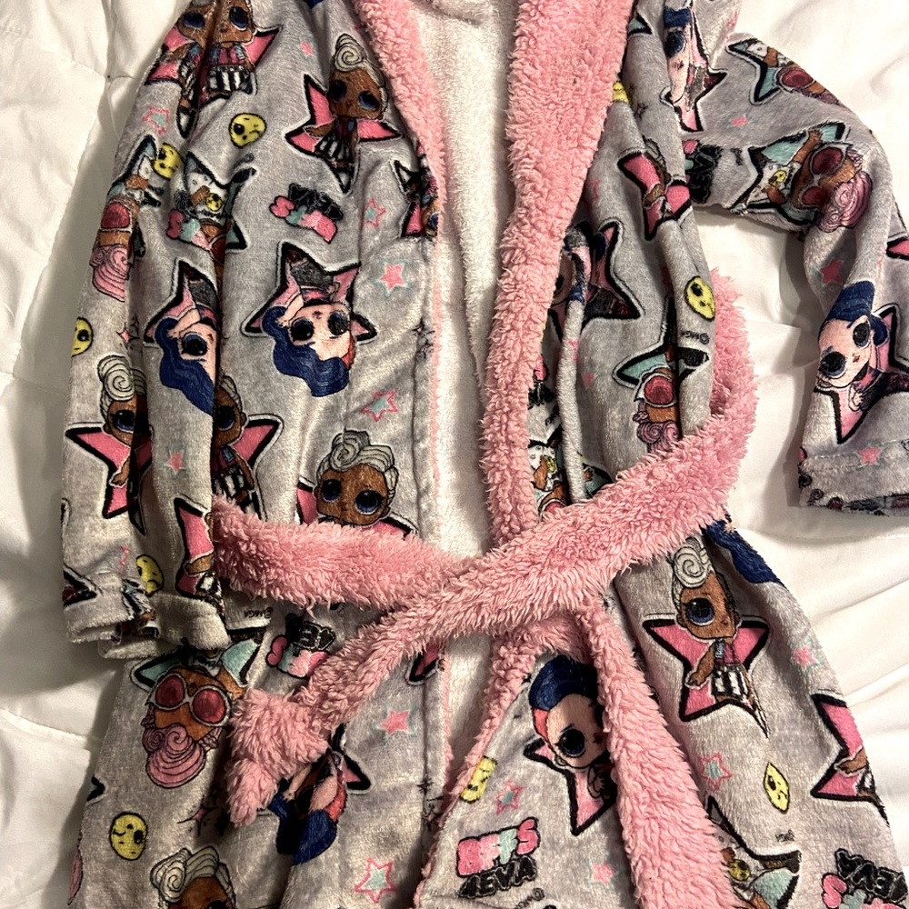 Girls L. O. L. Bath robe with pink tie. XS